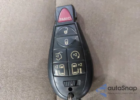 2011 Chrysler Town & Country Touring z USA, uszkodzony, nr VIN 2A4RR5DG6BR603944